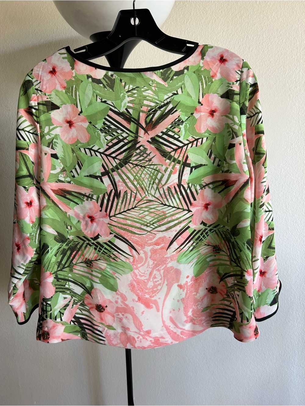 Rose & Olive Pink and Green Tropical Floral top - Picture 7 of 7